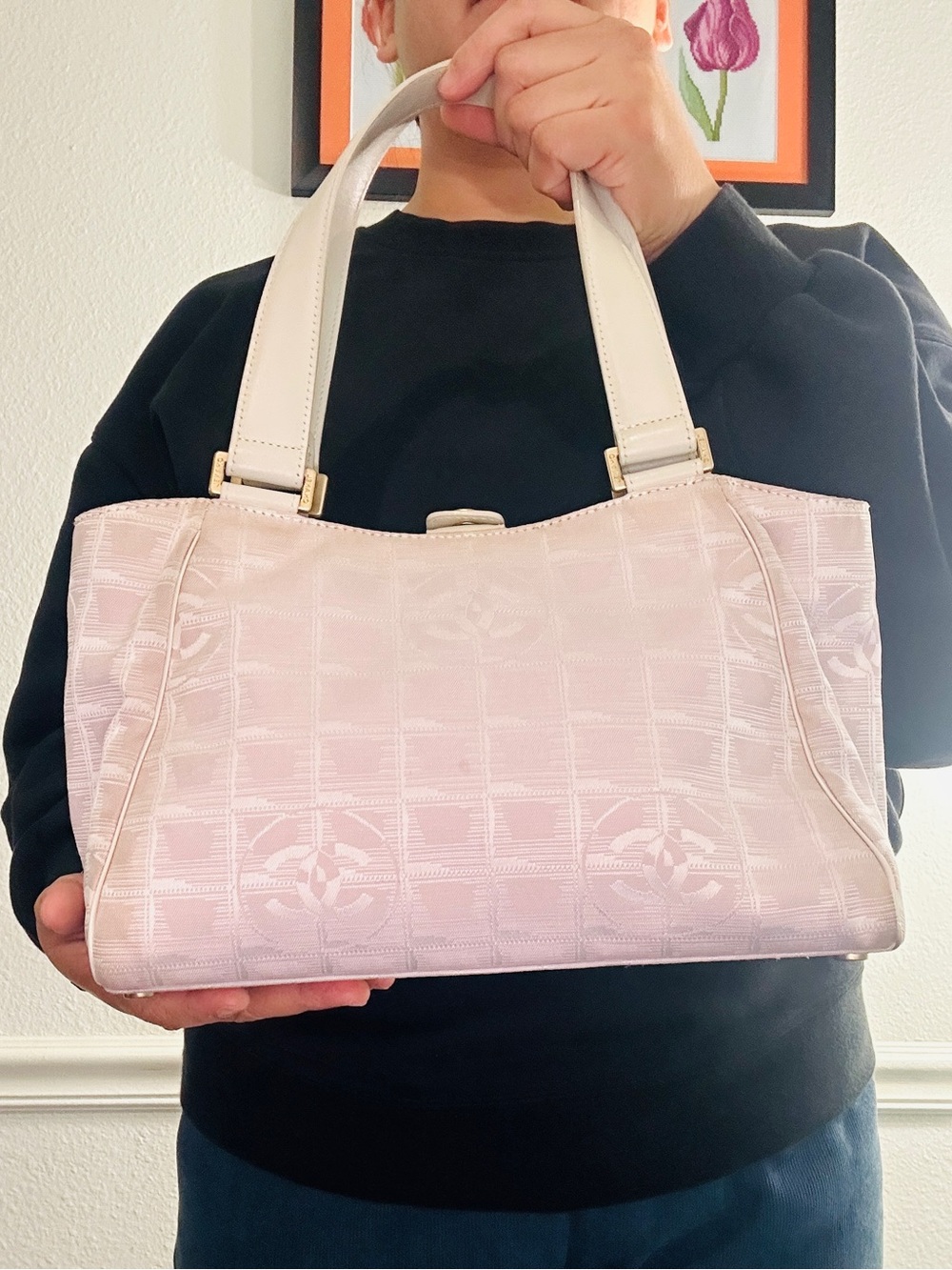 CHANEL travel line shoulder bag with COA - Picture 17 of 17